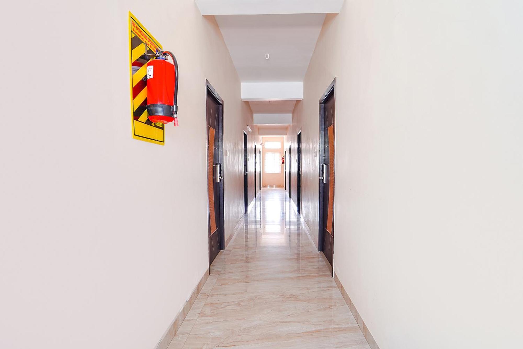 Fabexpress Uv Residency - 700M From Coimbatore International Airport Irugur Zewnętrze zdjęcie