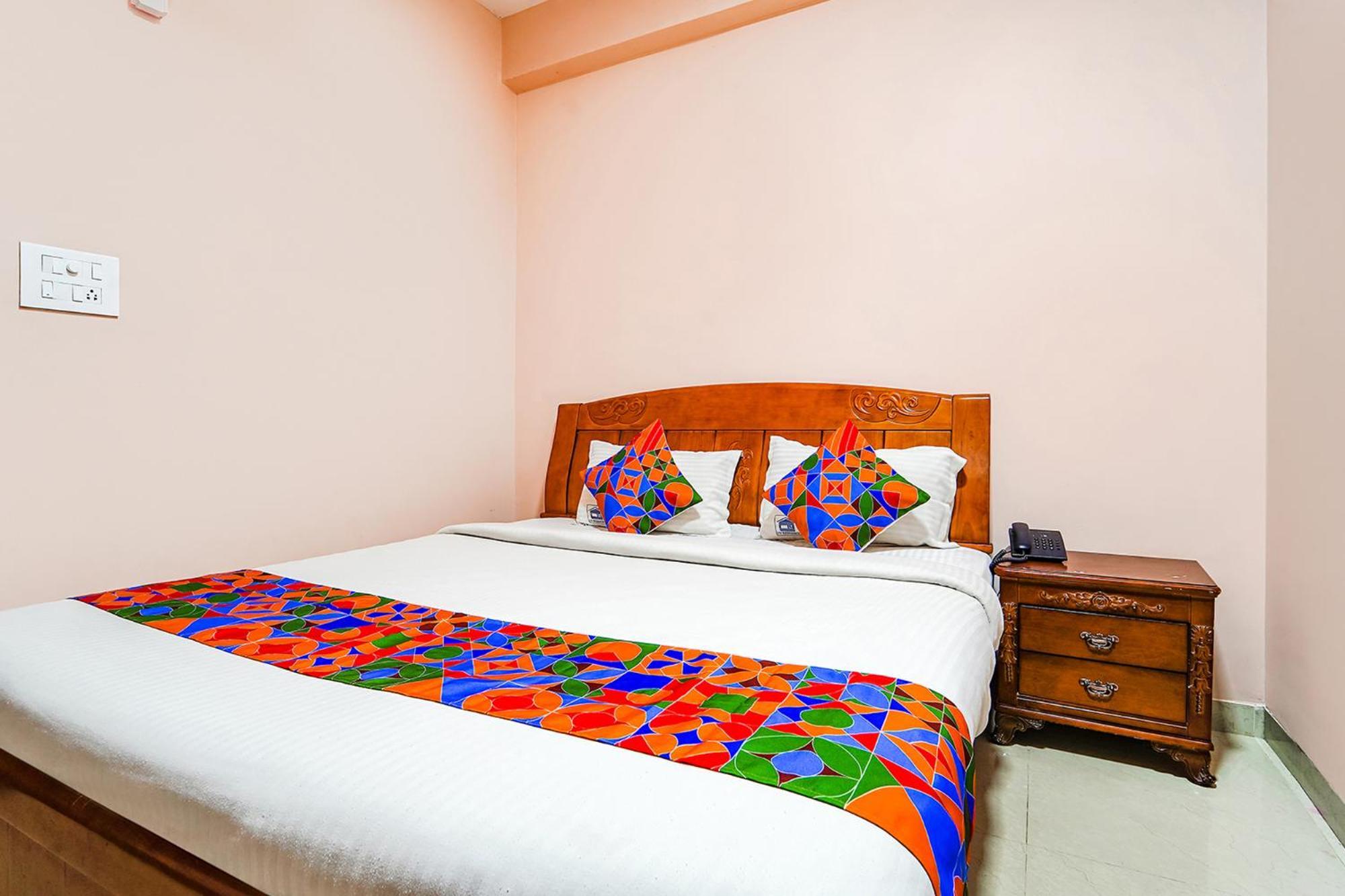 Fabexpress Uv Residency - 700M From Coimbatore International Airport Irugur Zewnętrze zdjęcie