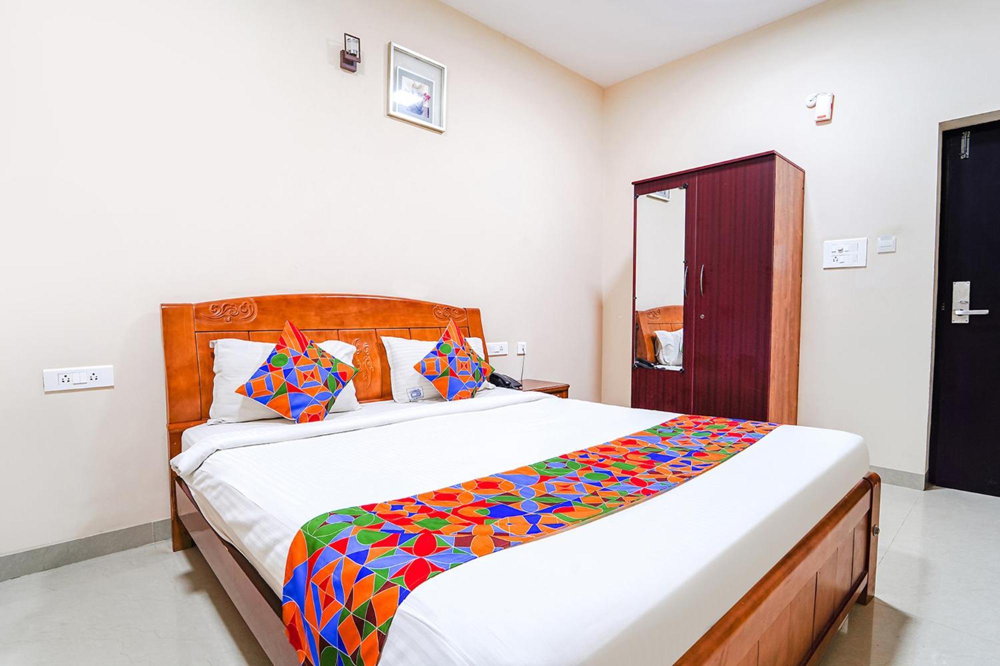 Fabexpress Uv Residency - 700M From Coimbatore International Airport Irugur Zewnętrze zdjęcie